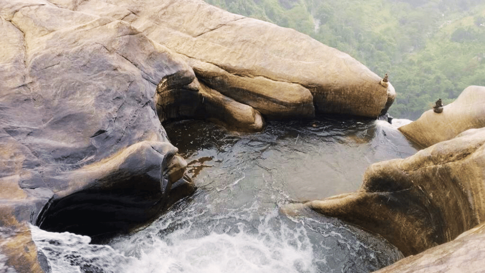 Ella Upper diyaluma waterfall
